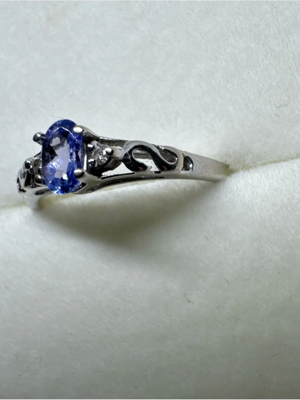 14k White Gold Ring Tanzanite & Diamond Accents Size 6.75 Dainty Elegant 1.35g